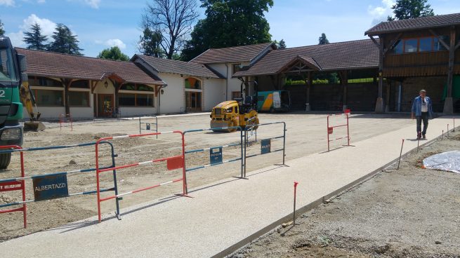 Abords De La Mairie Saint Bonnet De Mure Reg N Ration